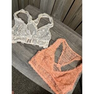 Lot of 2 Victoria's Secret Lace Bralettes‎ XS Wireless Unlined Cream Peach